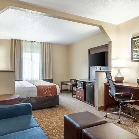คอมฟอร์ท สวีทส์ แอร์พอร์ต Hotel อัลคอ ภายนอก รูปภาพ