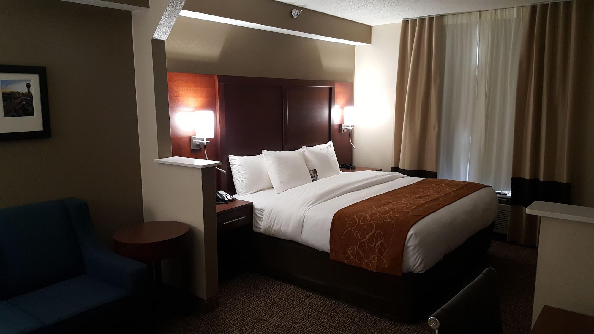 คอมฟอร์ท สวีทส์ แอร์พอร์ต Hotel อัลคอ ภายนอก รูปภาพ