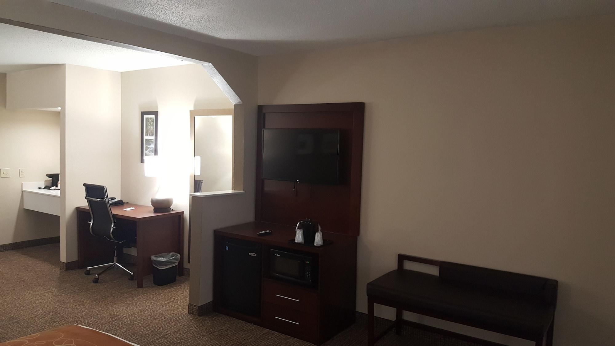 คอมฟอร์ท สวีทส์ แอร์พอร์ต Hotel อัลคอ ภายนอก รูปภาพ