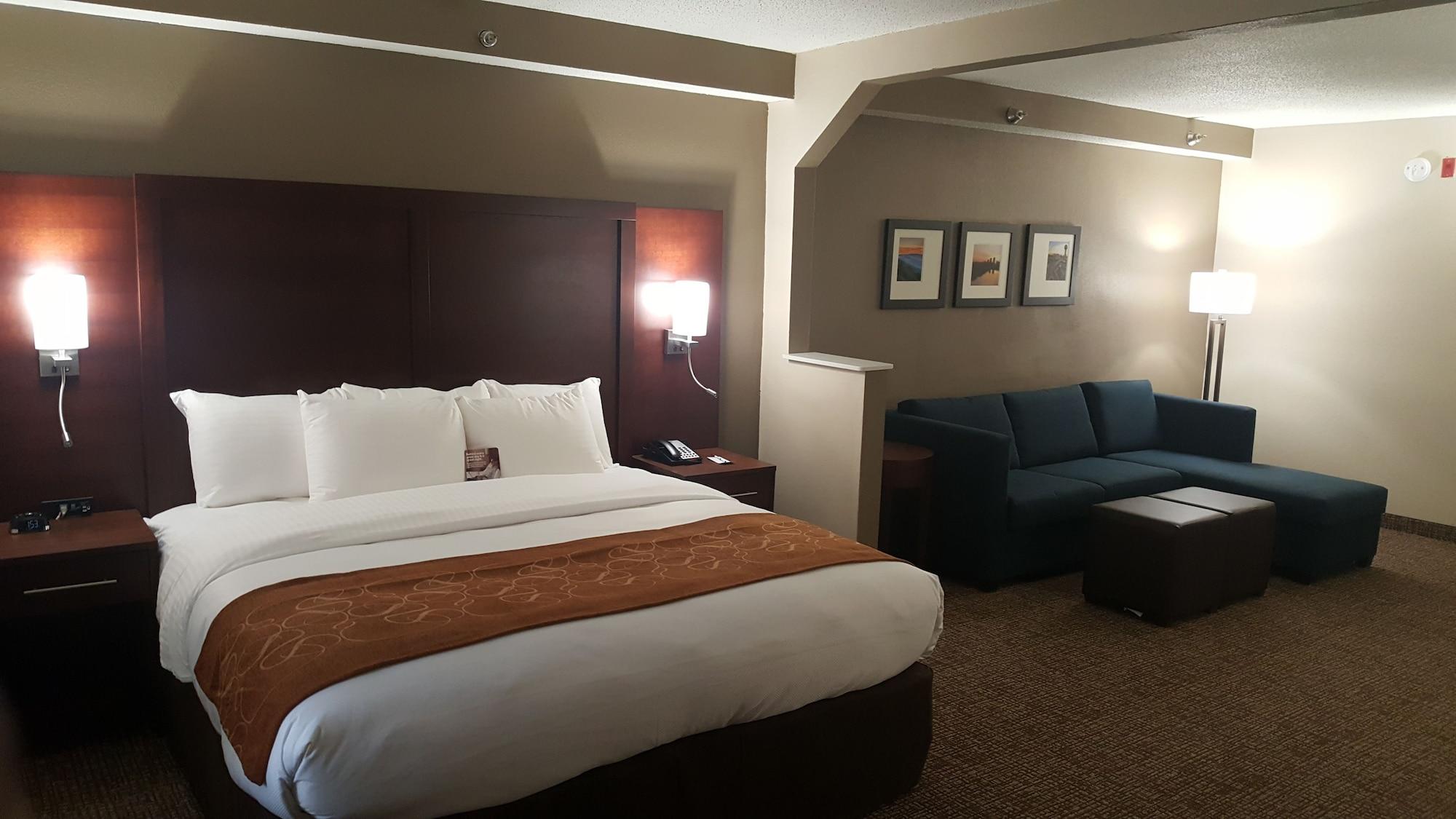คอมฟอร์ท สวีทส์ แอร์พอร์ต Hotel อัลคอ ภายนอก รูปภาพ