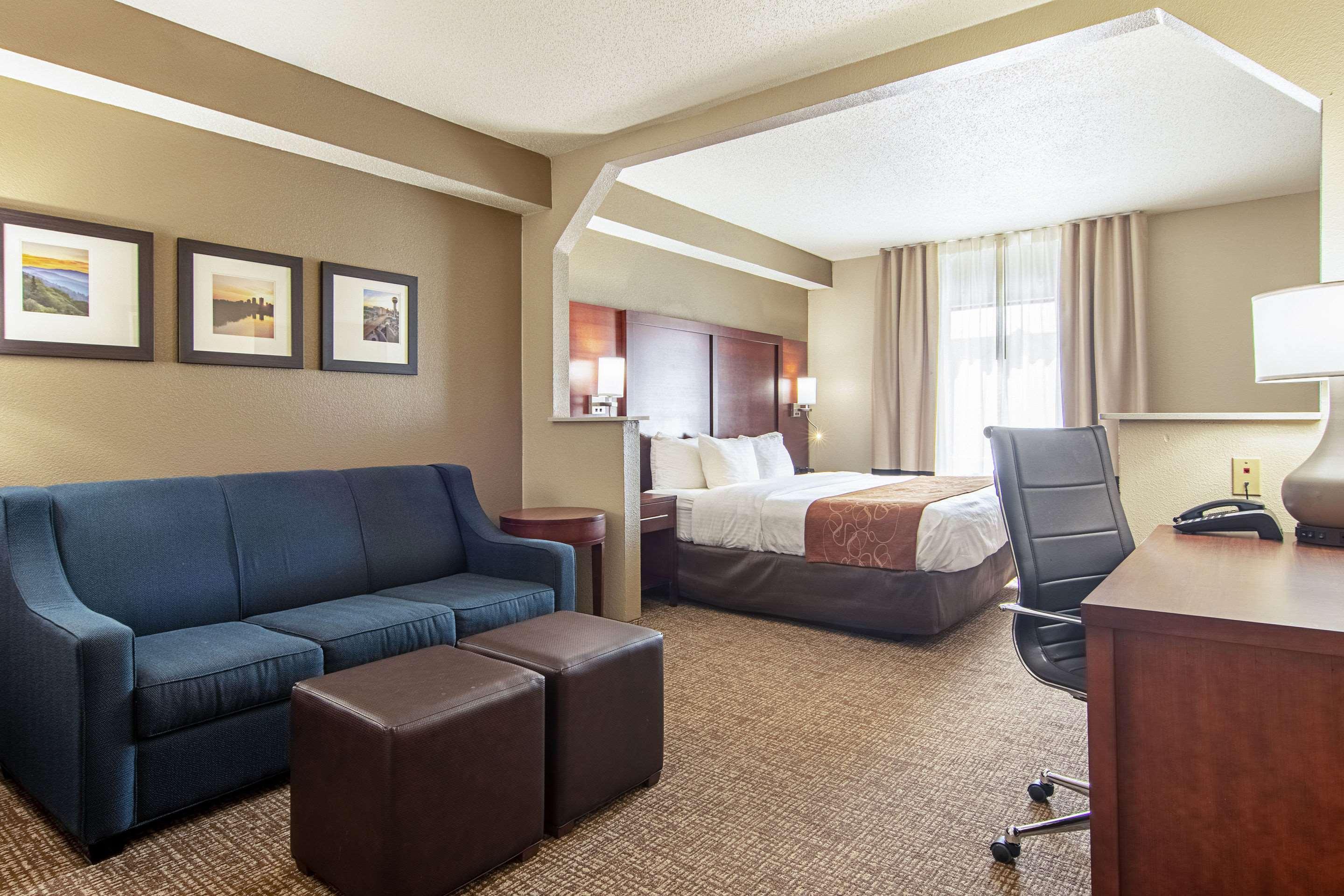 คอมฟอร์ท สวีทส์ แอร์พอร์ต Hotel อัลคอ ภายนอก รูปภาพ