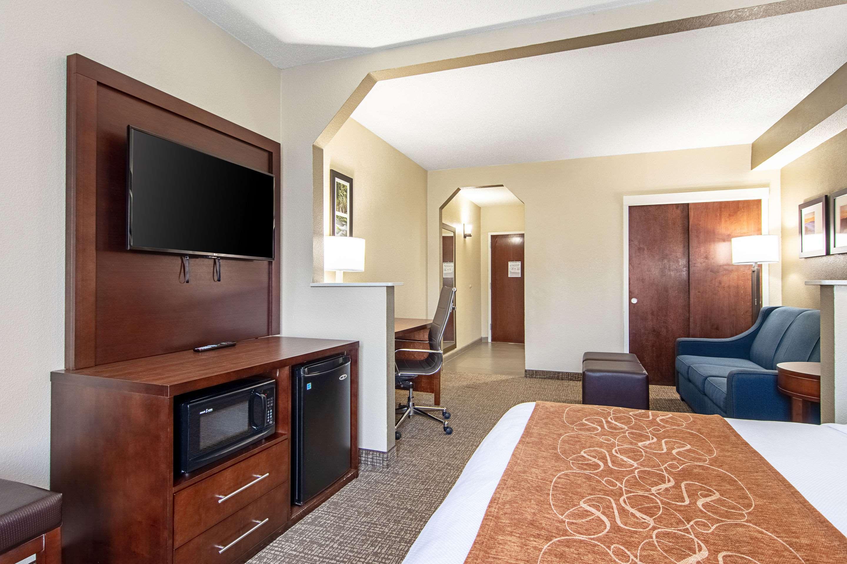 คอมฟอร์ท สวีทส์ แอร์พอร์ต Hotel อัลคอ ภายนอก รูปภาพ