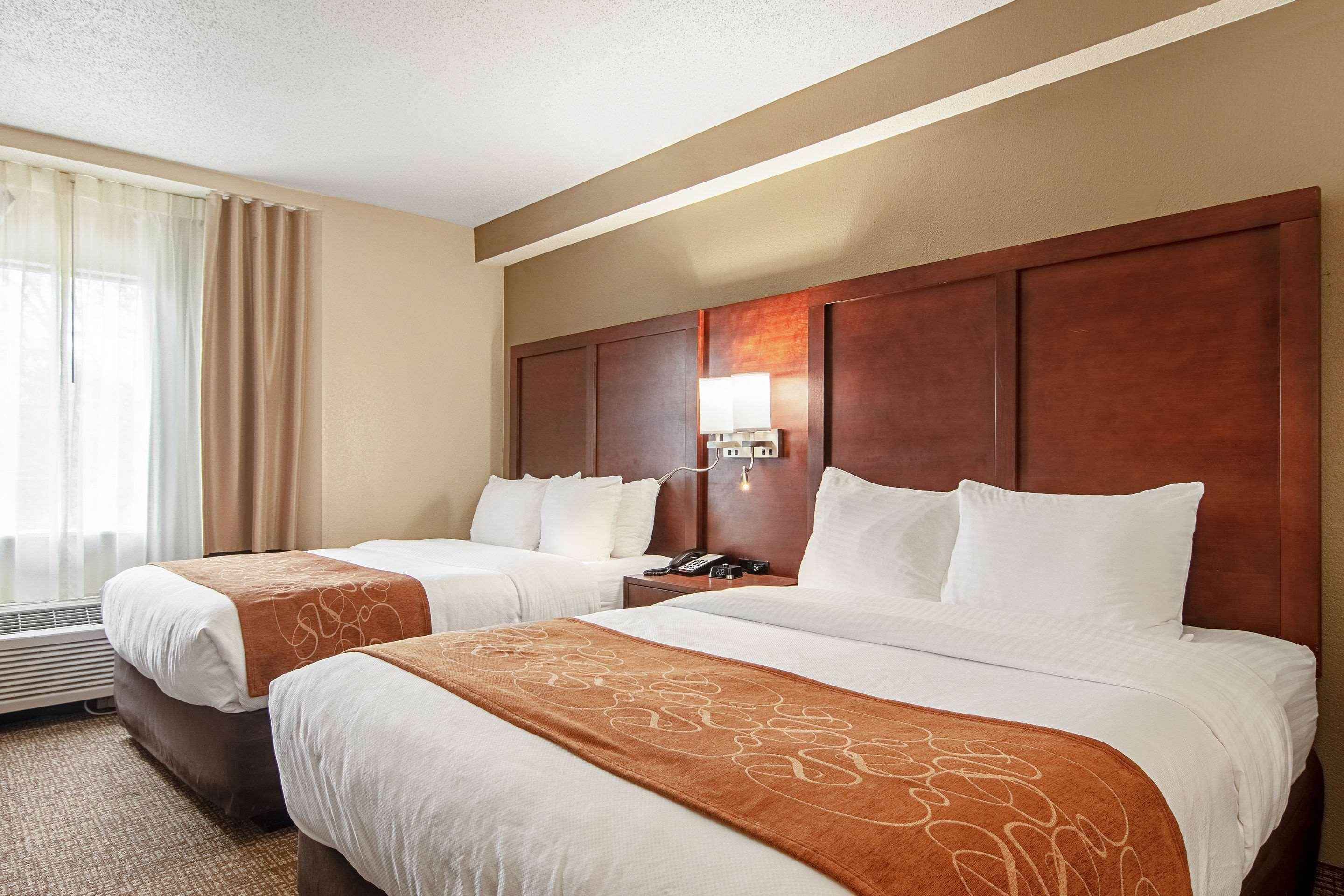 คอมฟอร์ท สวีทส์ แอร์พอร์ต Hotel อัลคอ ภายนอก รูปภาพ