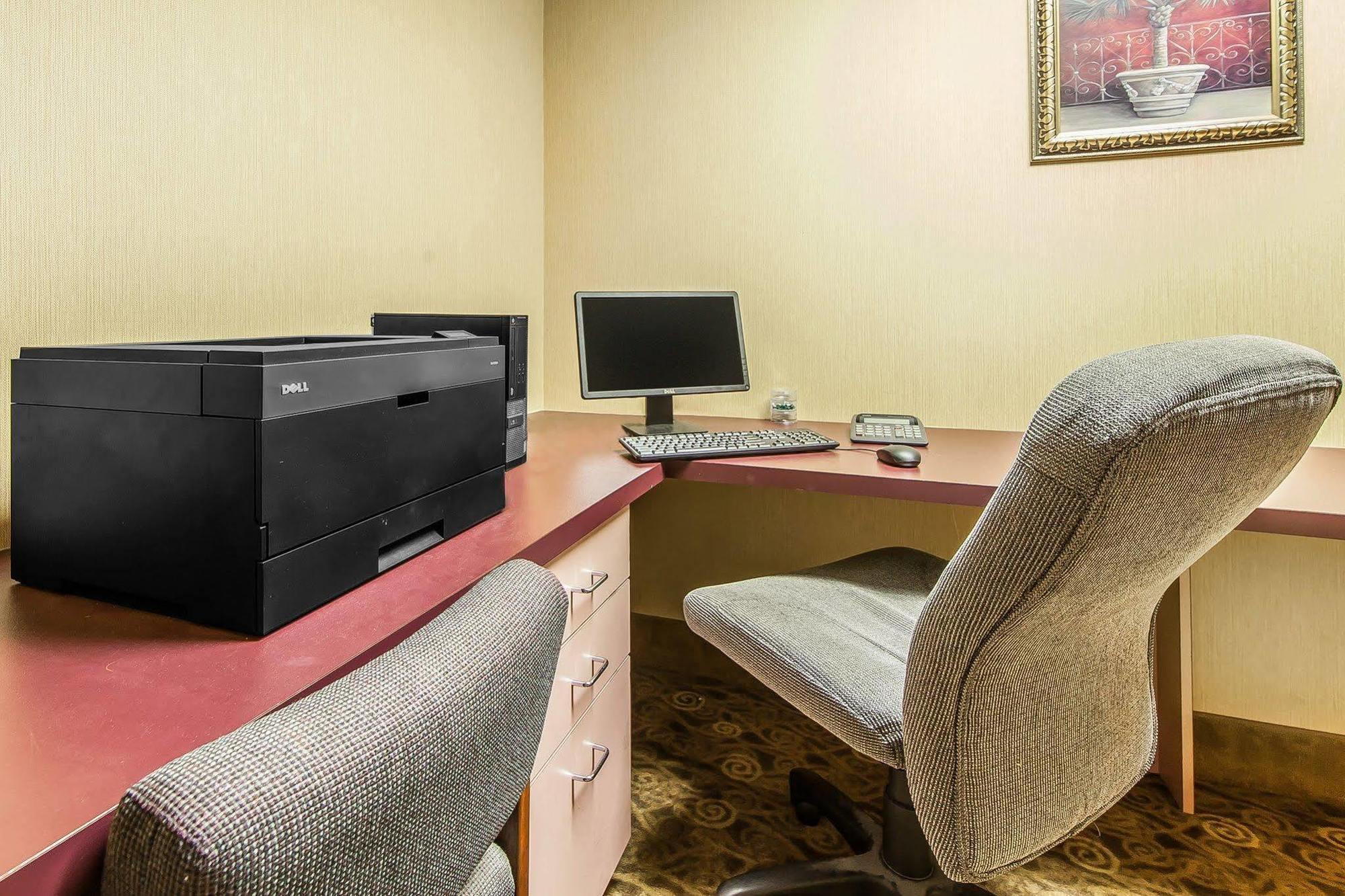 คอมฟอร์ท สวีทส์ แอร์พอร์ต Hotel อัลคอ ภายนอก รูปภาพ
