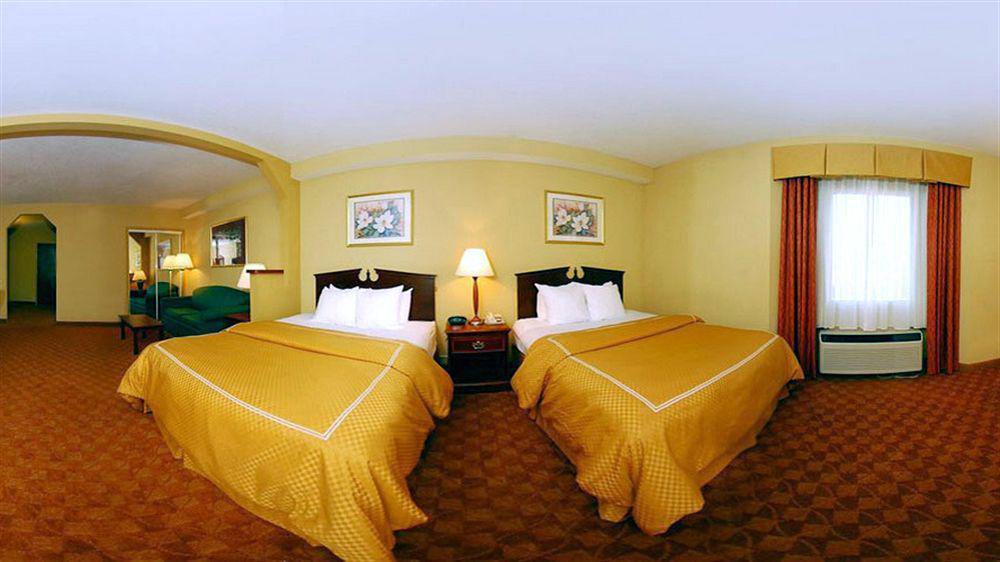 คอมฟอร์ท สวีทส์ แอร์พอร์ต Hotel อัลคอ ภายนอก รูปภาพ